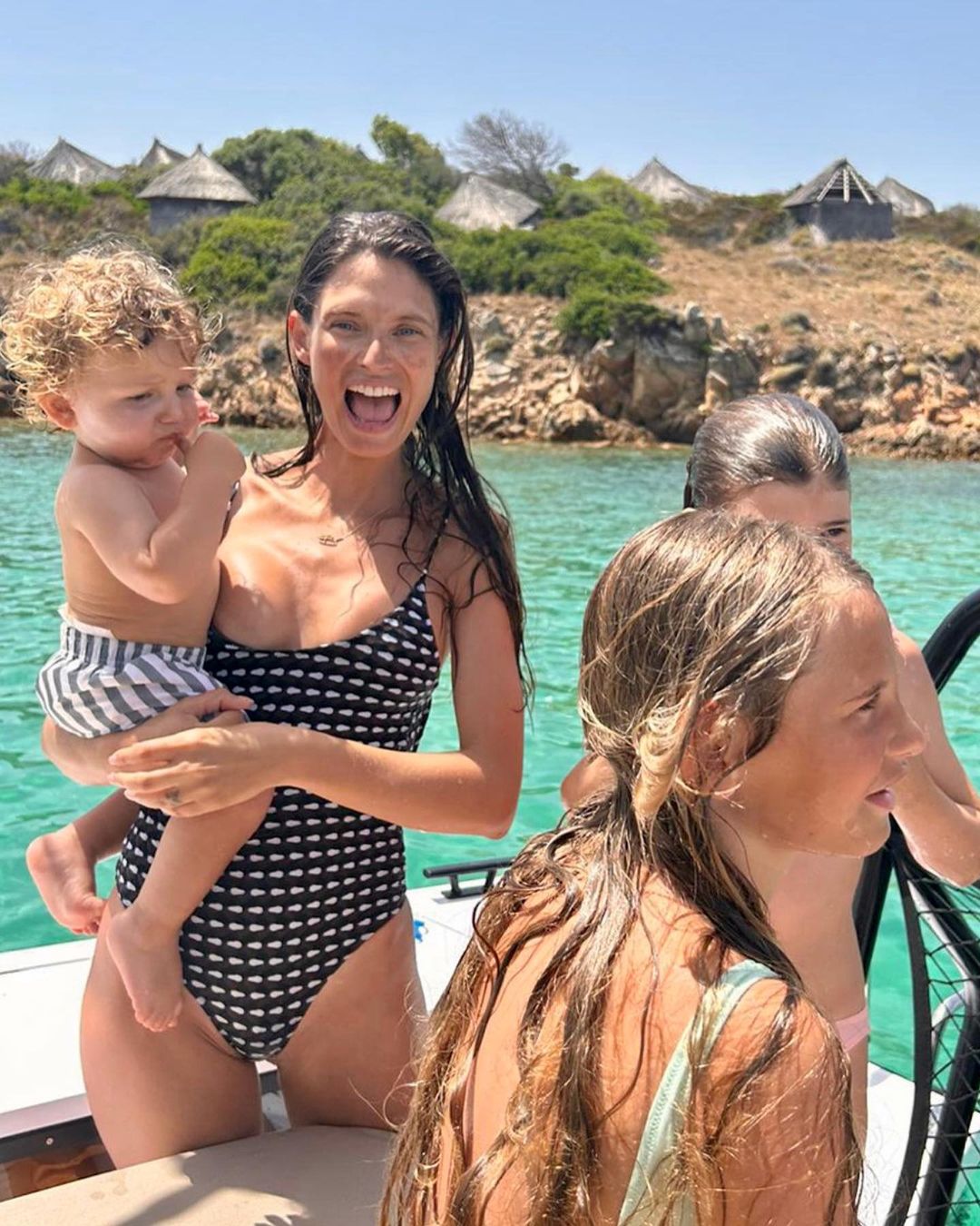 "На мене чекає довгий шлях". Відома топ-модель повідомила, що у неї рак